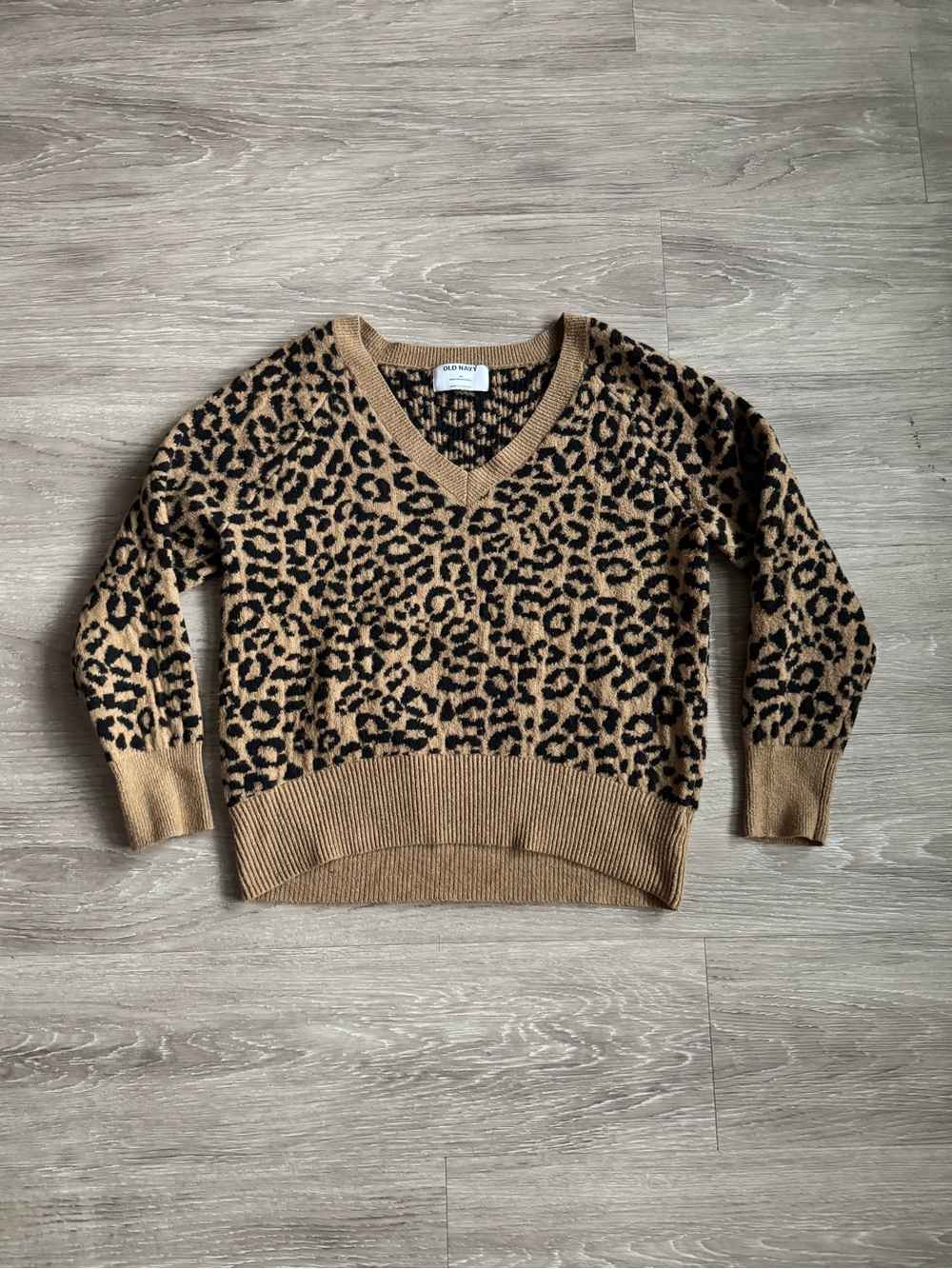 Old Navy Leopard Print V-Neck Sweater - Tan & Black